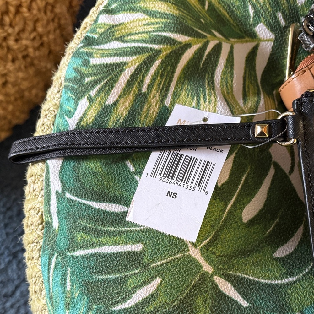 MICHAEL Michael Kors Black Sandrine Stud Large Wristlet NWT - Picture 7 of 7